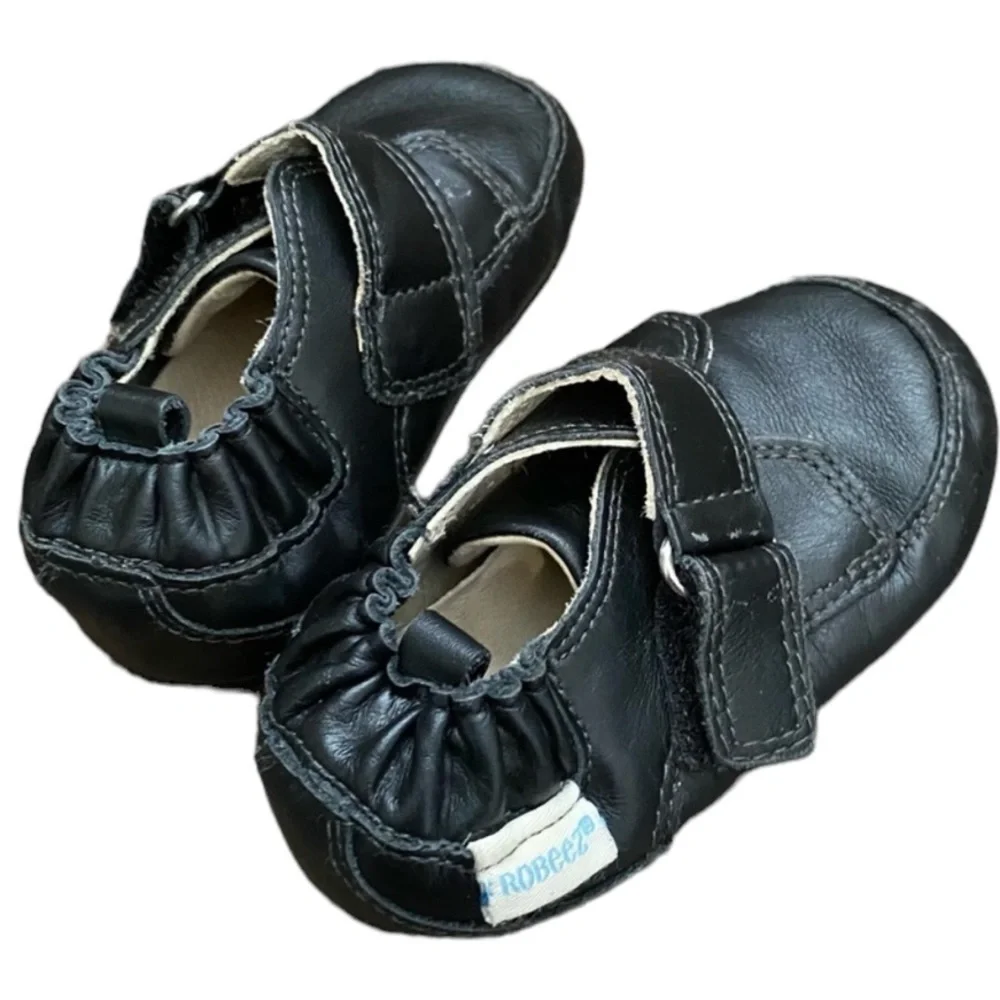 Robeez black leather baby shoes size 4